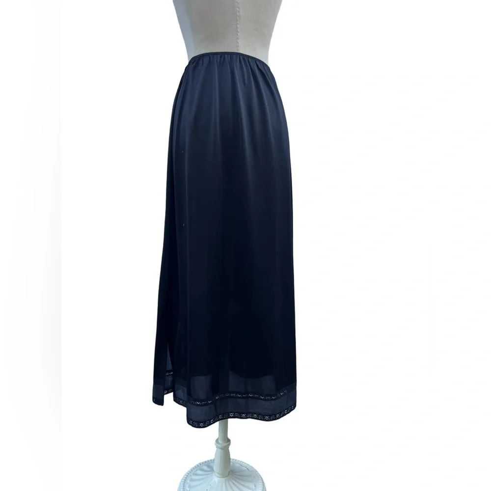 Vintage 1980s Formal Length Nylon Black Slip Skirt Size Large - Picture 4 of 6